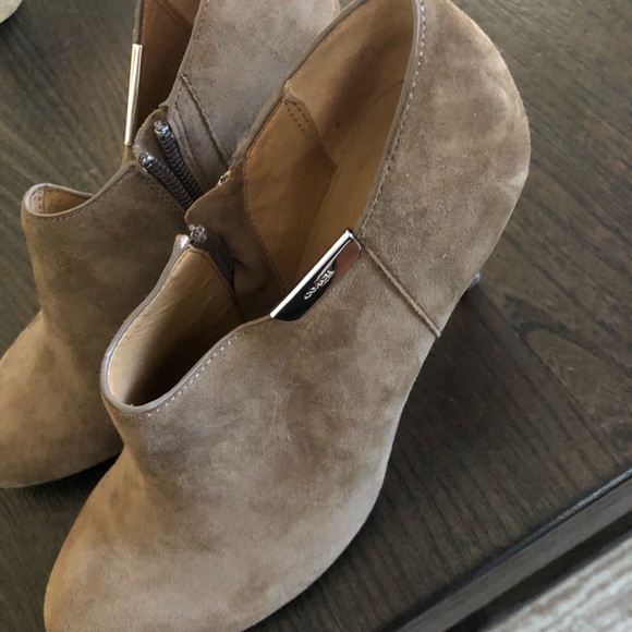 Coach booties suede... Excellent condition - Picture 3 of 3